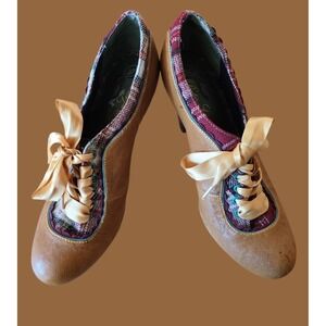 Leather Poetic Licence London gold vintage granny lace‎ Up Shoes size 8